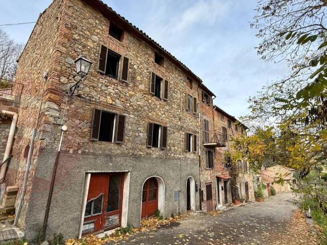 Palazzo / Stabile in vendita a Ficulle TR