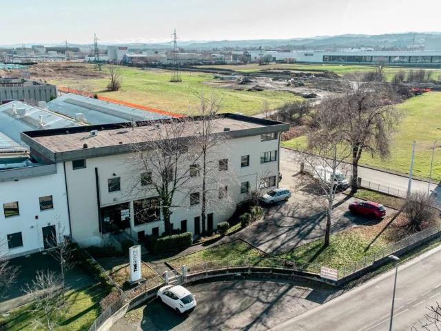 Palazzo / Stabile in vendita a Fiorano Modenese MO