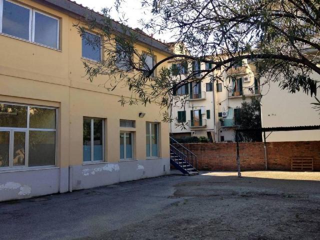 Palazzo / Stabile in vendita a Firenze FI