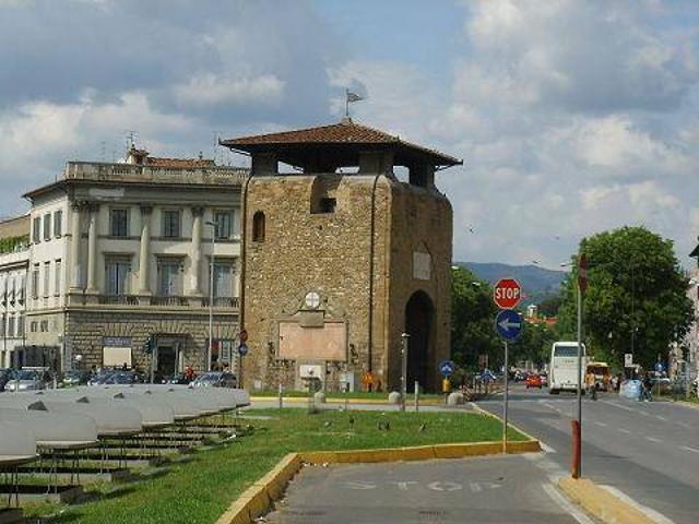 Palazzo / Stabile in vendita a Firenze FI