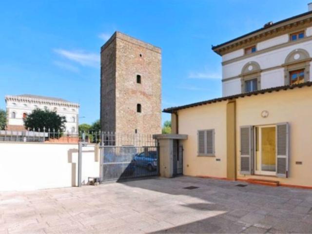 Palazzo / Stabile in vendita a Firenze FI