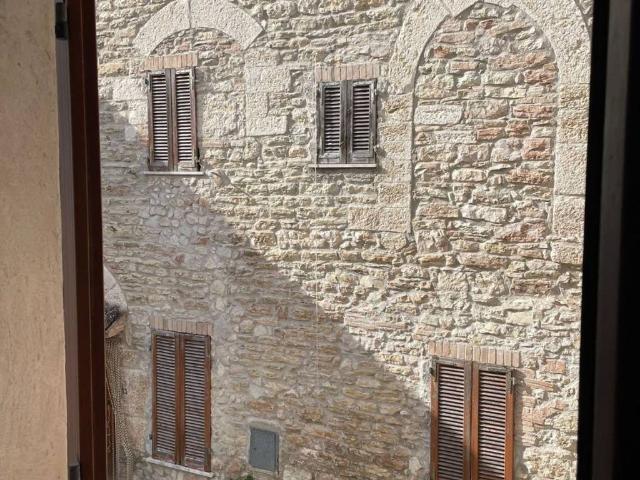 Palazzo / Stabile in vendita a Fiuminata MC