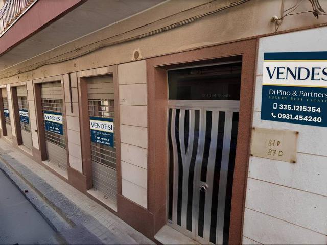 Palazzo / Stabile in vendita a Floridia SR