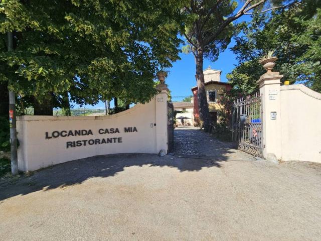 Palazzo / Stabile in vendita a Foligno PG