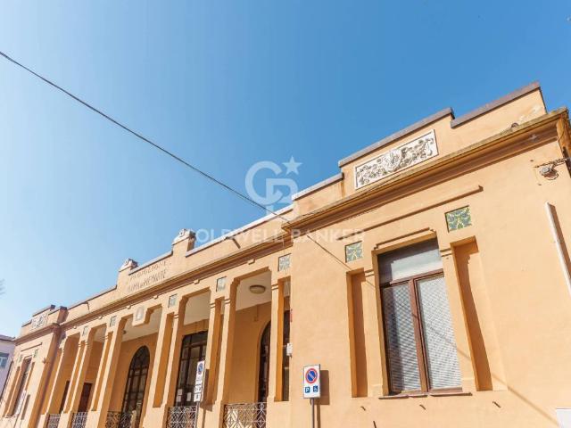 Palazzo / Stabile in vendita a Foligno PG