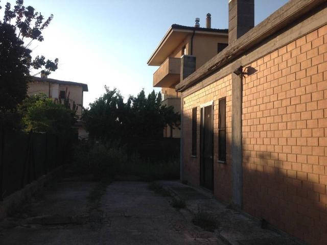 Palazzo / Stabile in vendita a Foligno PG