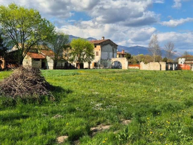 Palazzo / Stabile in vendita a Fontanafredda PN