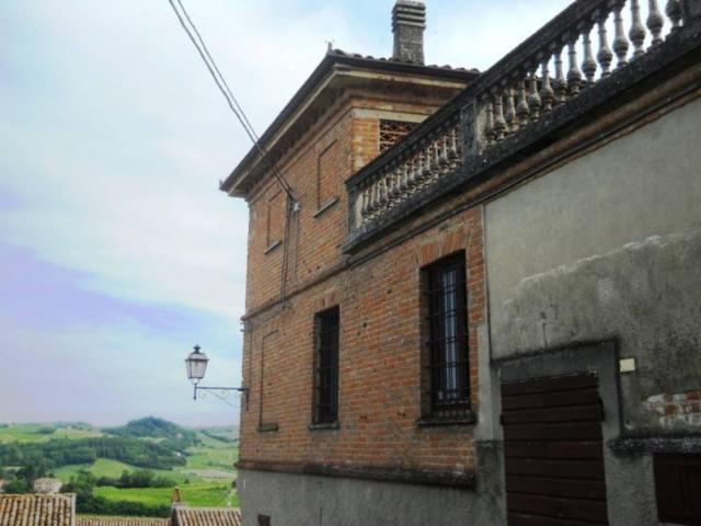 Palazzo / Stabile in vendita a Fontanile AT