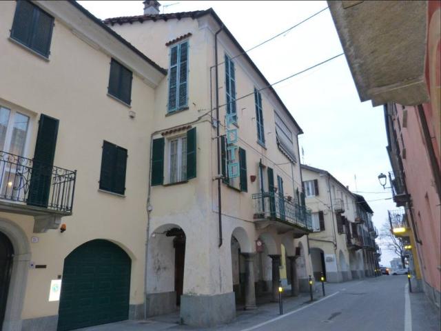 Palazzo / Stabile in vendita a Fossano CN