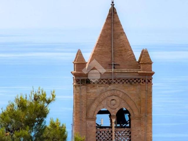 Palazzo / Stabile in vendita a Formia LT