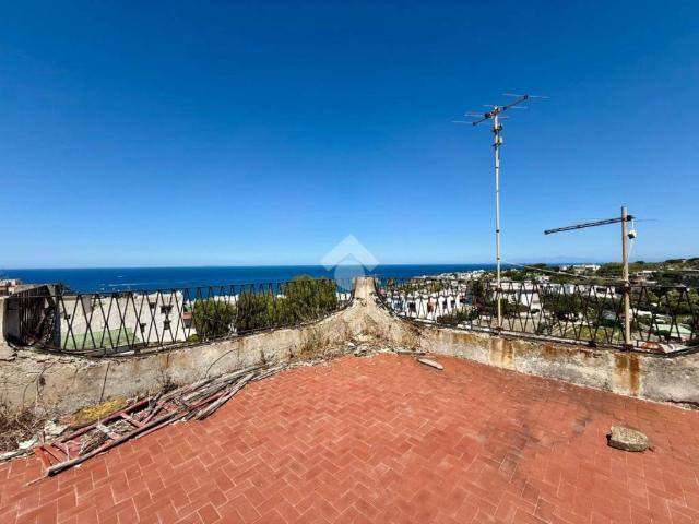 Palazzo / Stabile in vendita a Forio NA