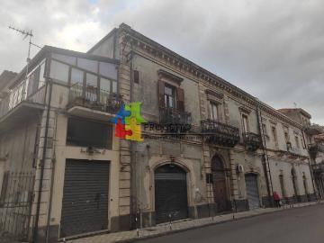 Palazzo / Stabile in vendita a Francavilla di Sicilia ME