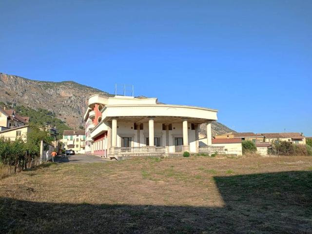 Palazzo / Stabile in vendita a Frascineto CS