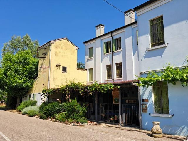 Palazzo / Stabile in vendita a Fratta Polesine RO