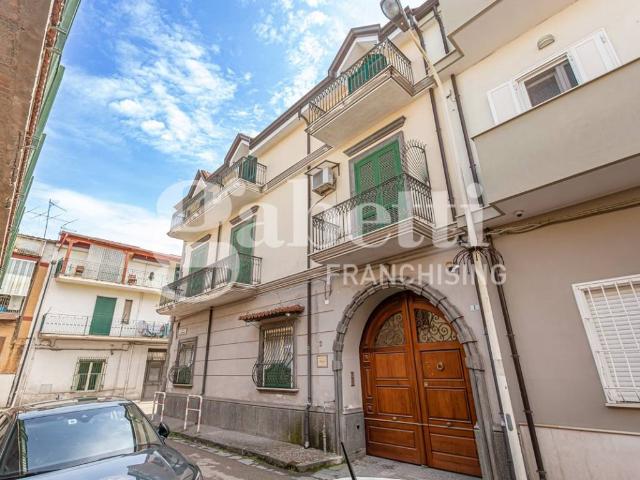 Palazzo / Stabile in vendita a Frattamaggiore NA