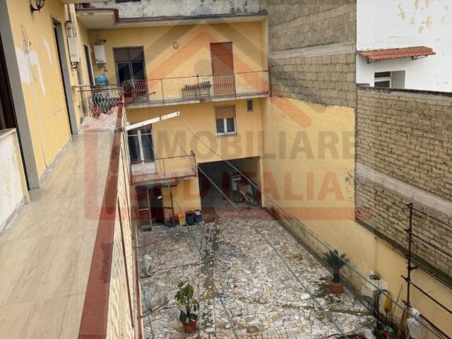 Palazzo / Stabile in vendita a Frattamaggiore NA