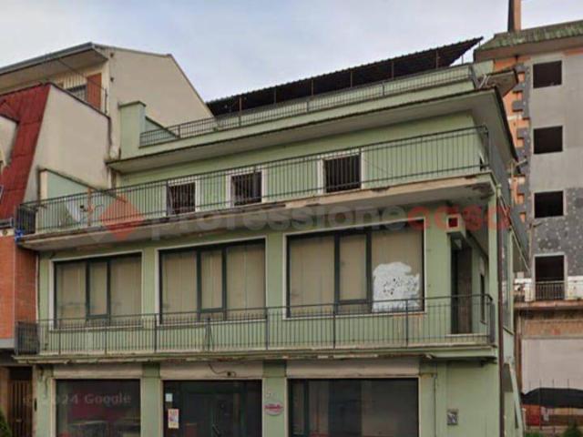 Palazzo / Stabile in vendita a Frosinone FR