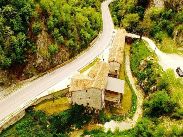 Palazzo / Stabile in vendita a Gubbio PG