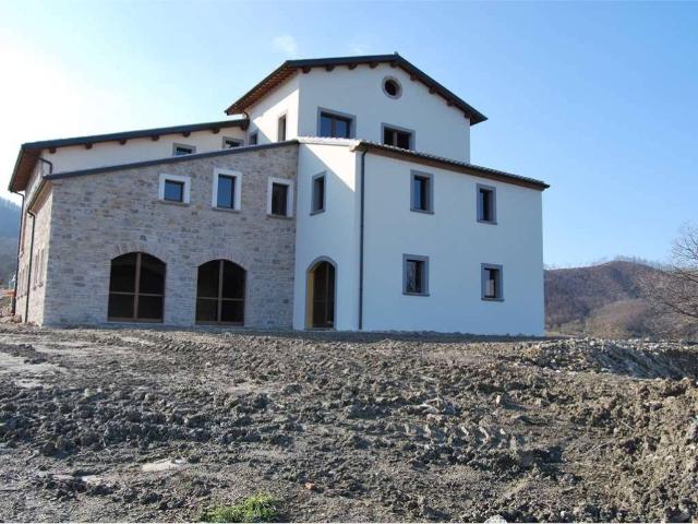 Palazzo / Stabile in vendita a Gubbio PG