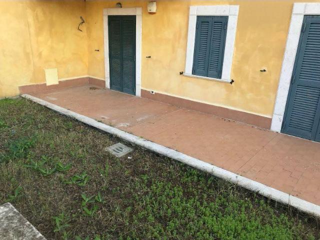 Palazzo / Stabile in vendita a Guidonia Montecelio RM