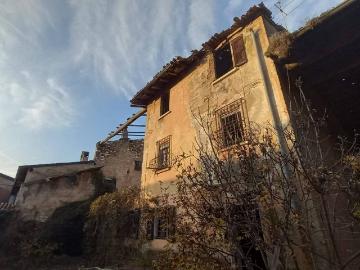 Palazzo / Stabile in vendita a Gussago BS