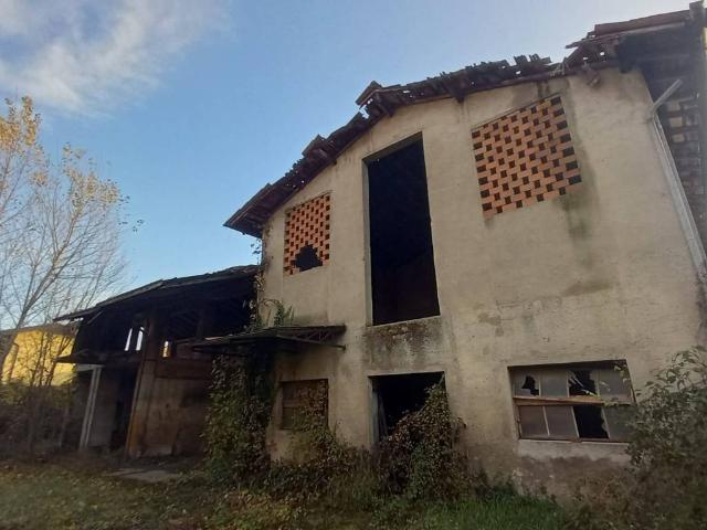 Palazzo / Stabile in vendita a Gussago BS