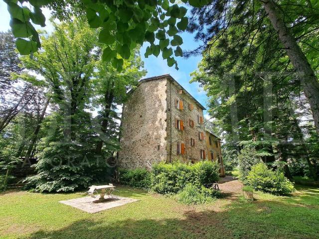 Palazzo / Stabile in vendita a Gaggio Montano BO