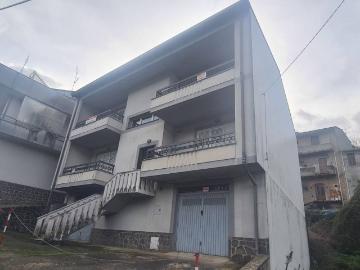 Palazzo / Stabile in vendita a Galatro RC