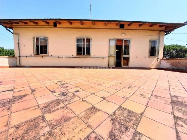 Palazzo / Stabile in vendita a Gambassi Terme FI