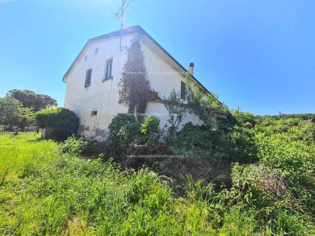 Palazzo / Stabile in vendita a Gambassi Terme FI