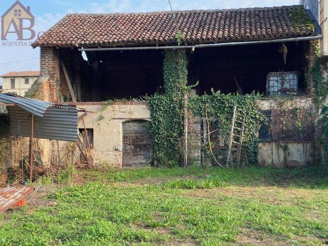 Palazzo / Stabile in vendita a Gambolò PV