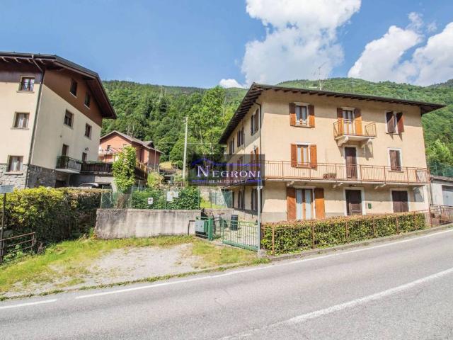 Palazzo / Stabile in vendita a Gandellino BG