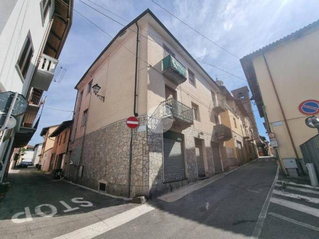 Palazzo / Stabile in vendita a Gassino Torinese TO
