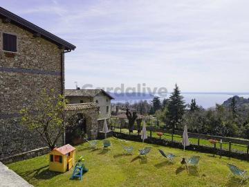 Palazzo / Stabile in vendita a Gargnano BS