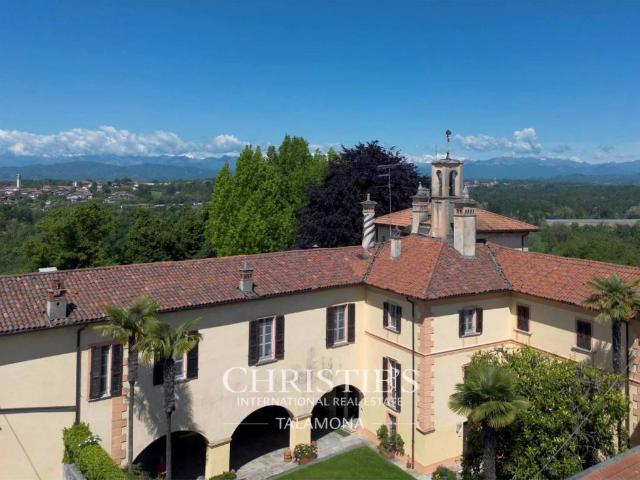 Palazzo / Stabile in vendita a Gattico Veruno NO
