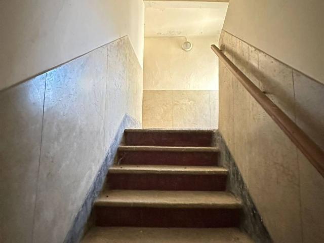 Palazzo / Stabile in vendita a Gavirate VA