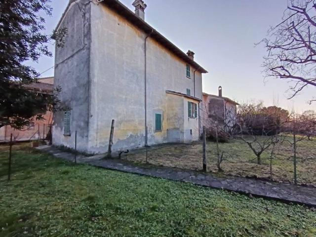 Palazzo / Stabile in vendita a Gazzola PC