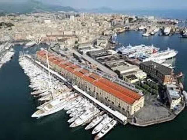 Palazzo / Stabile in vendita a Genova GE