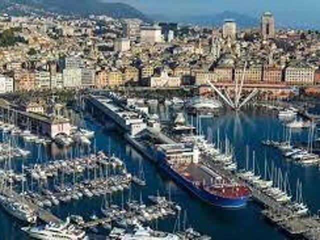 Palazzo / Stabile in vendita a Genova GE