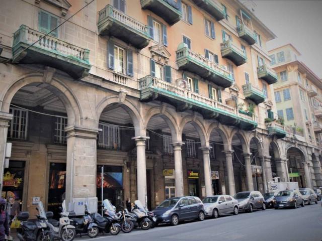 Palazzo / Stabile in vendita a Genova GE