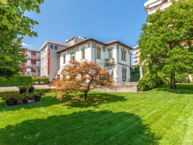Palazzo / Stabile in vendita a Gerenzano VA
