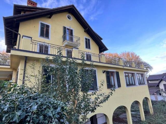 Palazzo / Stabile in vendita a Gignese VB