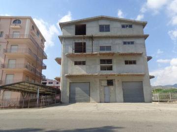 Palazzo / Stabile in vendita a Gioiosa Ionica RC