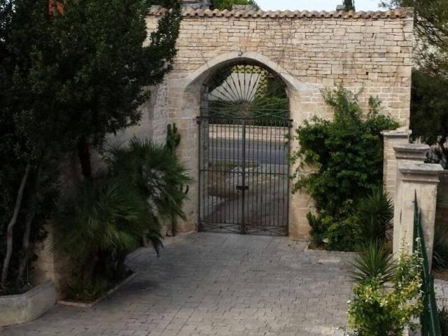Palazzo / Stabile in vendita a Giovinazzo BA