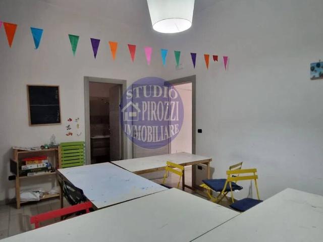 Palazzo / Stabile in vendita a Giugliano in Campania NA