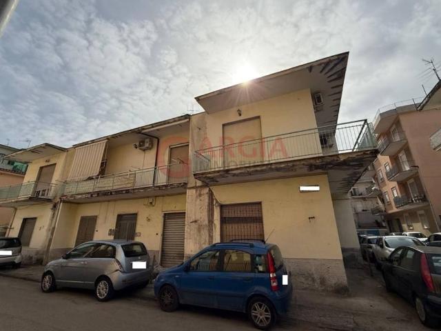 Palazzo / Stabile in vendita a Giugliano in Campania NA