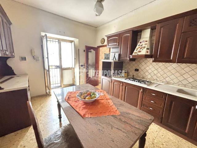 Palazzo / Stabile in vendita a Giugliano in Campania NA