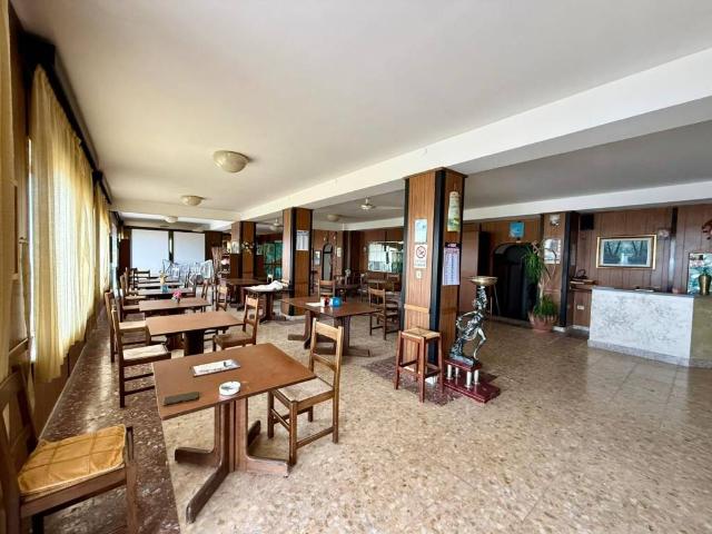 Palazzo / Stabile in vendita a Gizzeria CZ