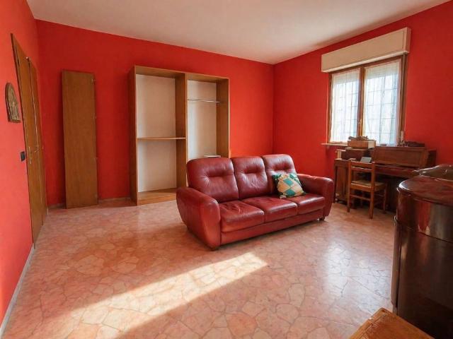 Palazzo / Stabile in vendita a Goito MN