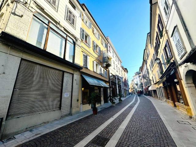 Palazzo / Stabile in vendita a Gorizia GO